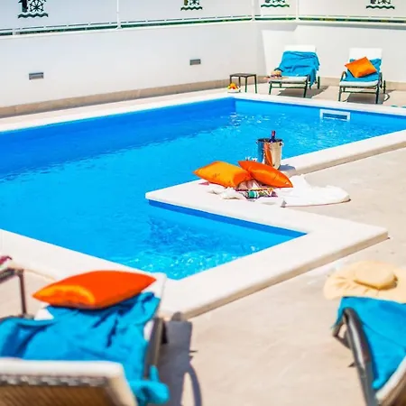 Coral Reef Villa *