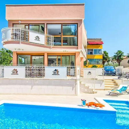 Villa Coral Reef *